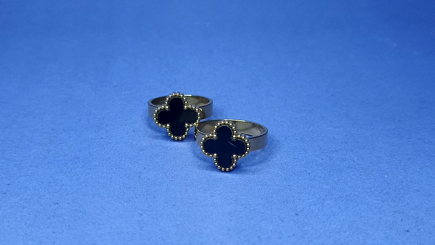 Four Leaf Lover Ring